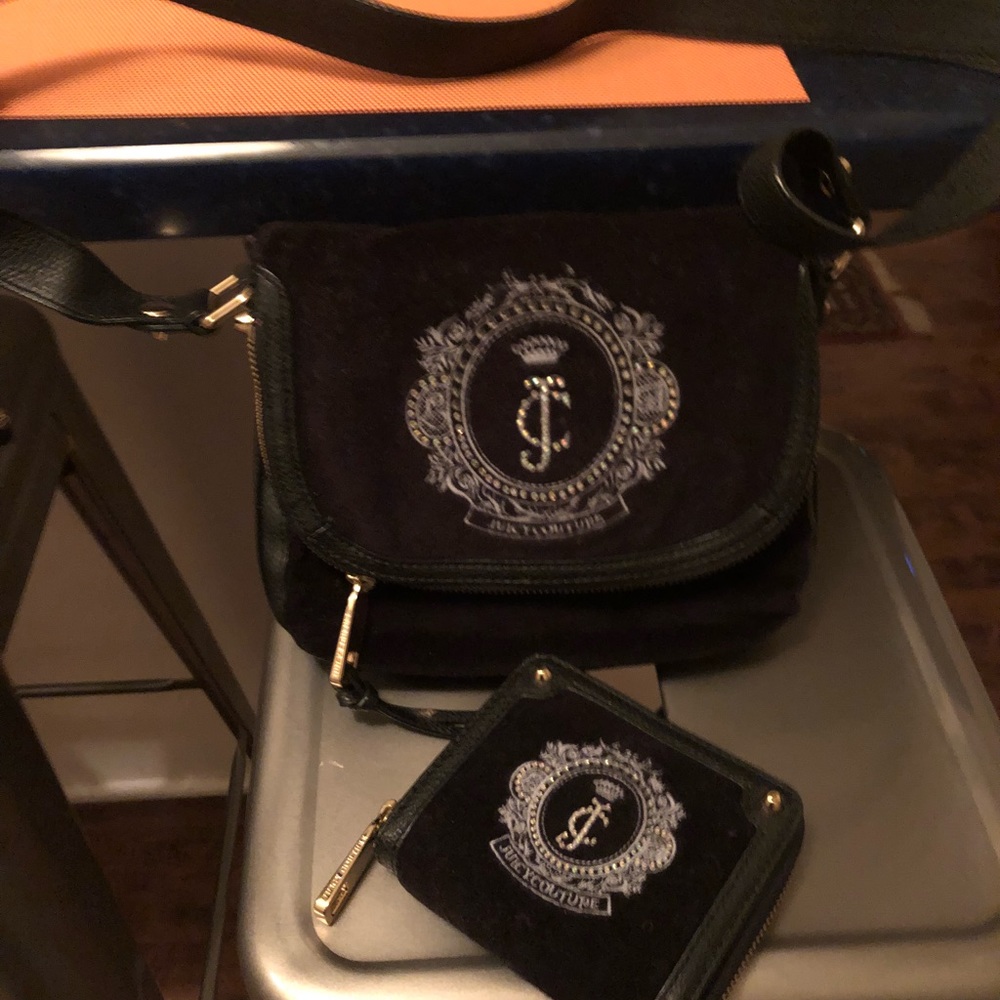juicy couture velvet traveler flap & wallet